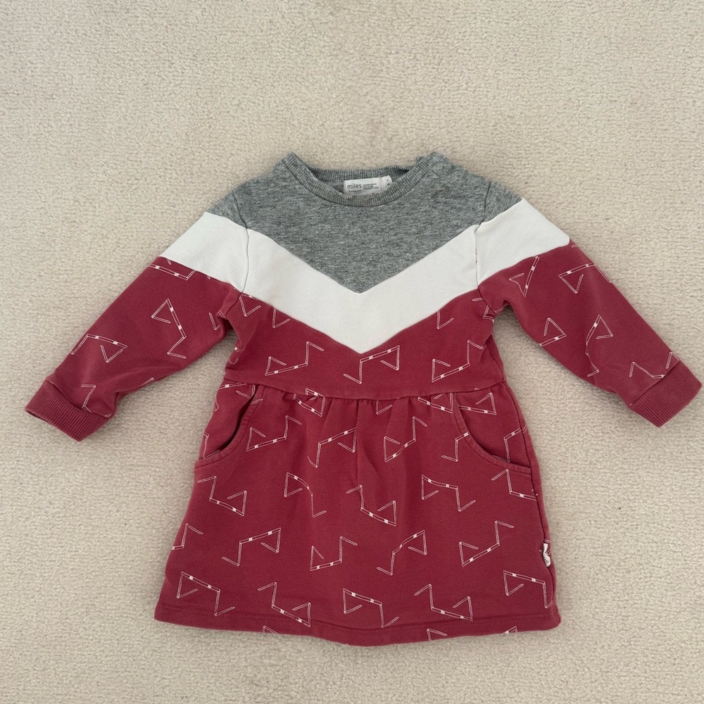 Miles baby girls sweater dress size 9M